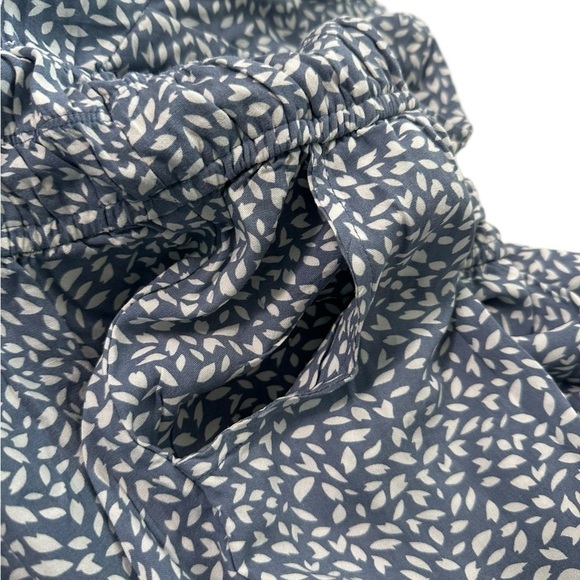 Sincerely Jules Blue White Leaf Print Off Shoulder Jumpsuit Size XL - Picture 13 of 17